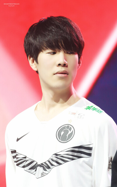 展现出对于 展现出对于