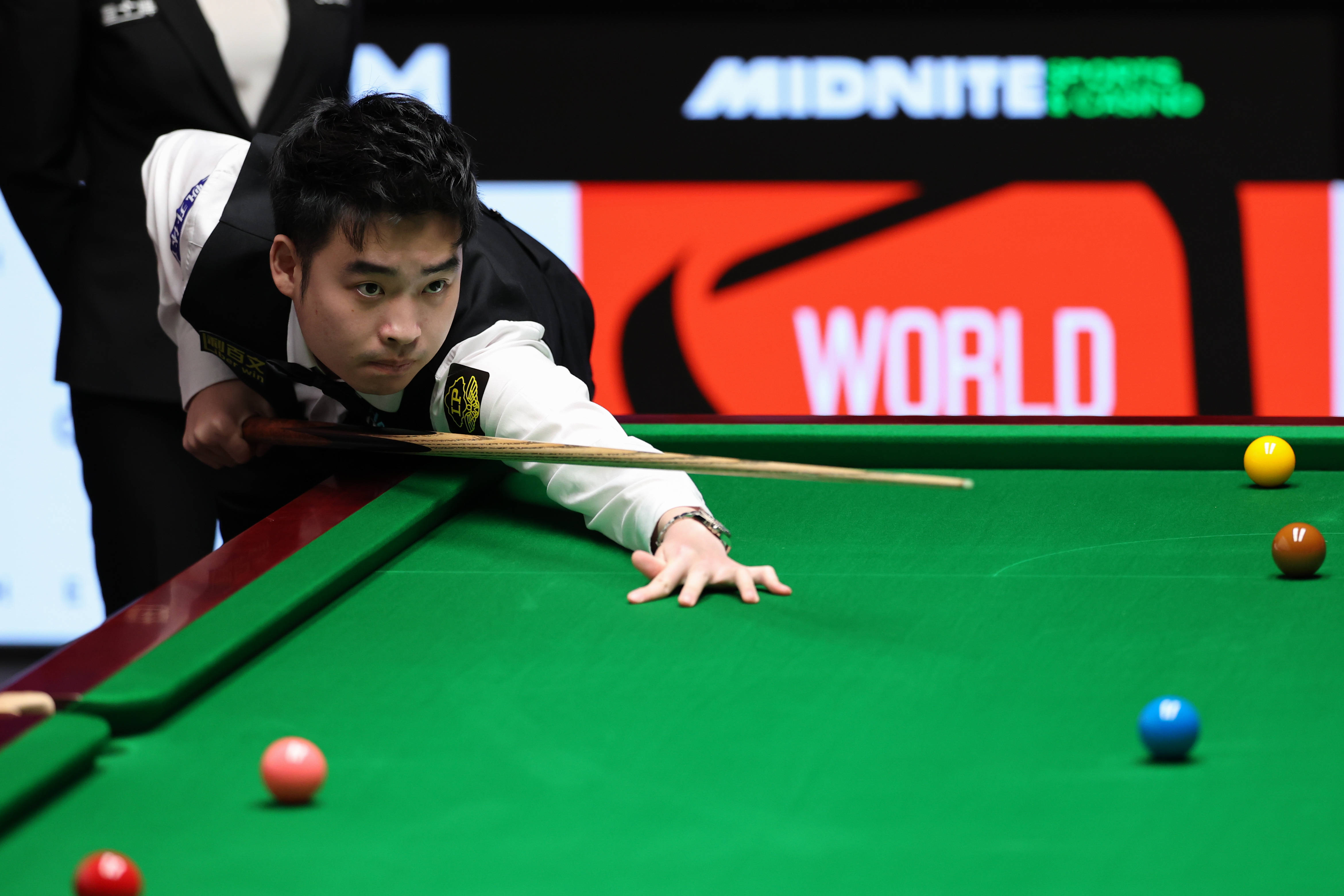 最后一个离 最后一个离